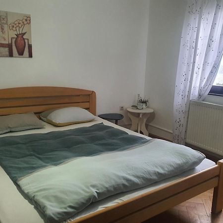Hostelche Guest House Semendire Dış mekan fotoğraf