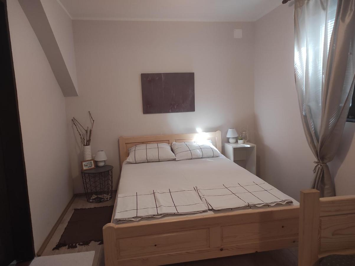 Hostelche Guest House Semendire Dış mekan fotoğraf