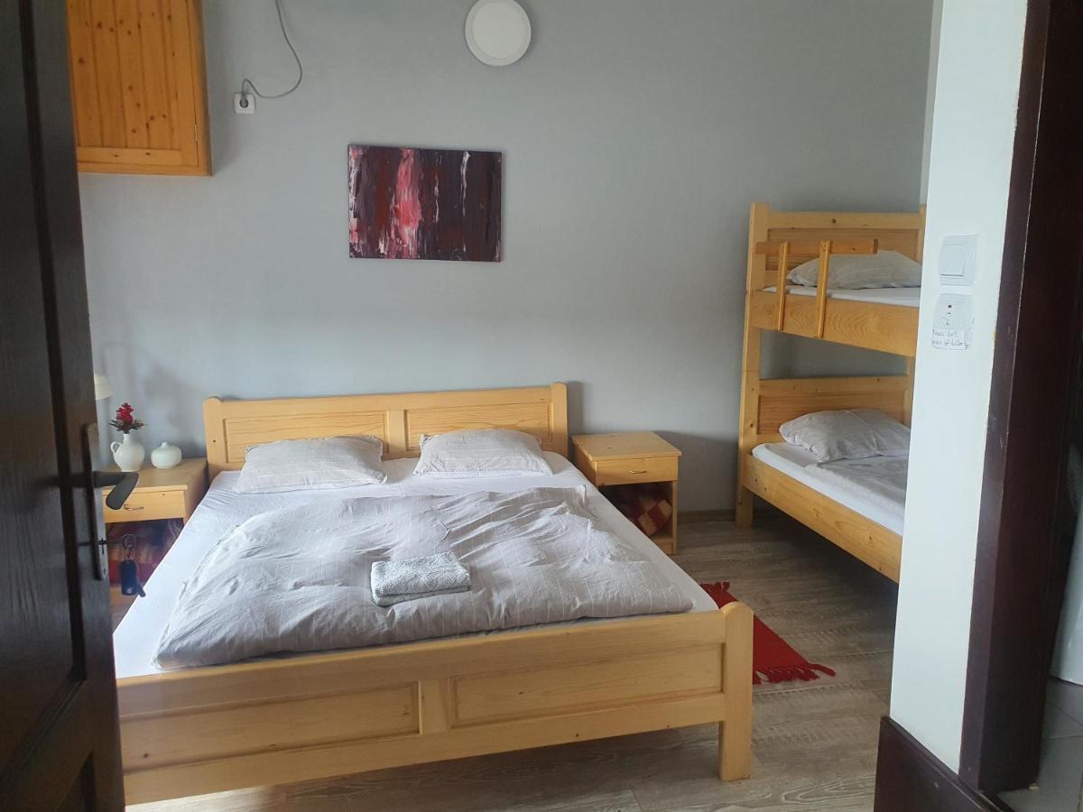 Hostelche Guest House Semendire Dış mekan fotoğraf