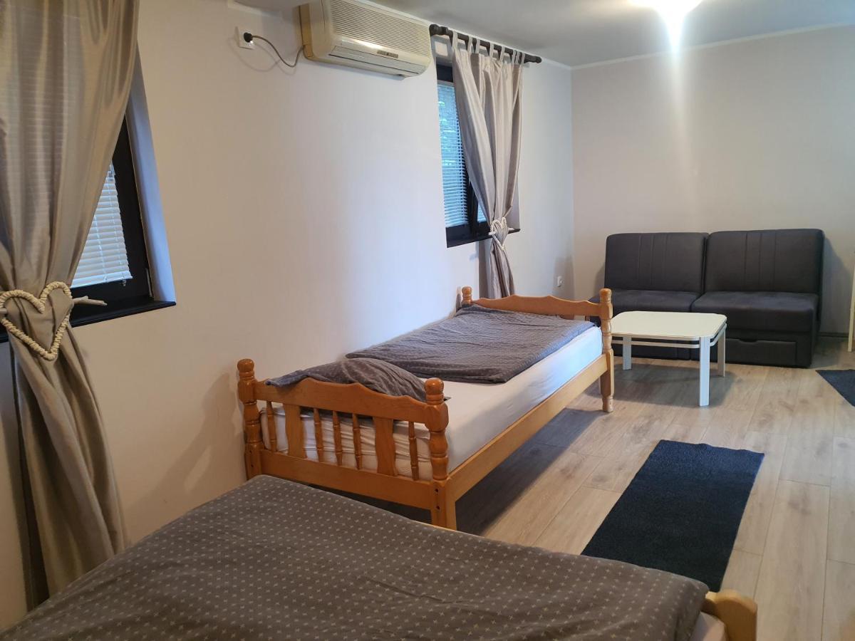 Hostelche Guest House Semendire Dış mekan fotoğraf