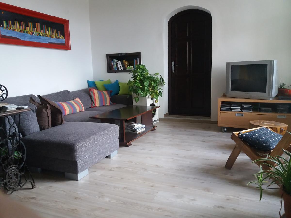 Hostelche Guest House Semendire Dış mekan fotoğraf